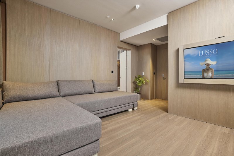 Tetőtéri szoba kétszemélyes ággyal