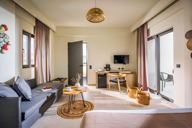 Executive szoba kétszemélyes ággyal és kültéri pezsgőfürdővel