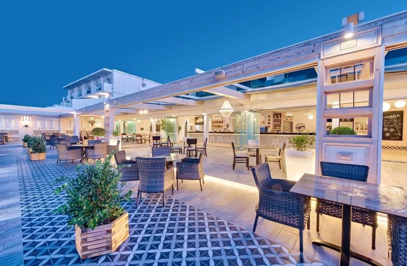 Zakynthos utazás Mandala Seafront Suites