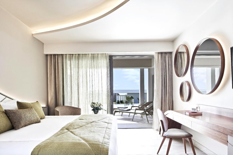 Deluxe bungaló közös medencével