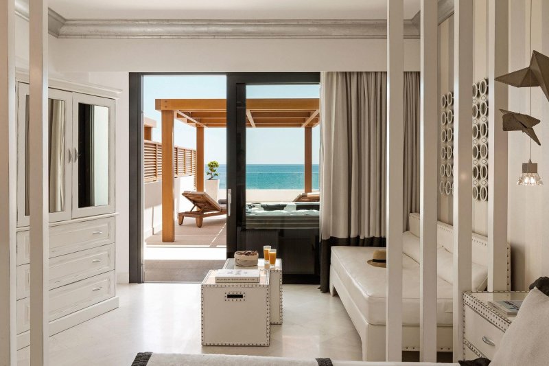 Junior lakosztály - tengerre néző és jakuzzi