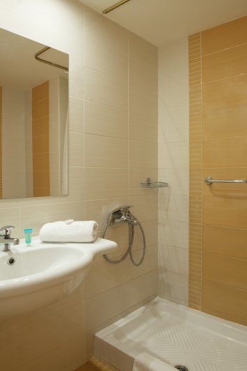 Kétágyas szoba - fürdőszoba