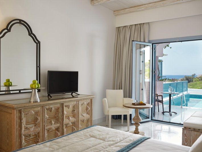 Családi szoba saját medencével