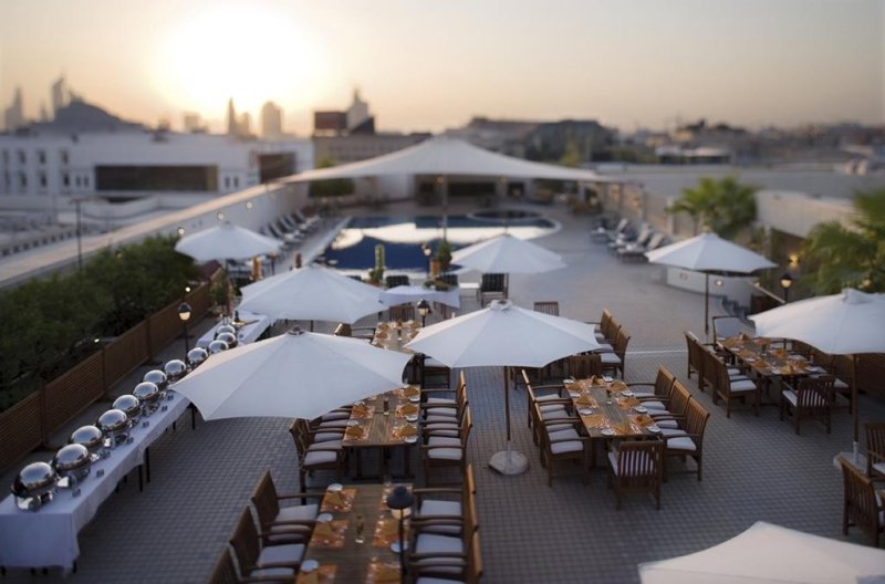 Dubai utazás Mövenpick Hotel Apartments Bur Dubai