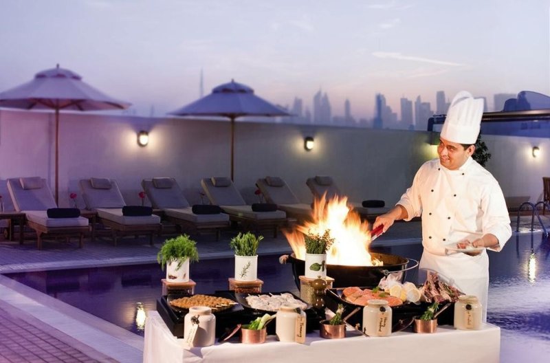 Dubai utazás Mövenpick Hotel Apartments Bur Dubai