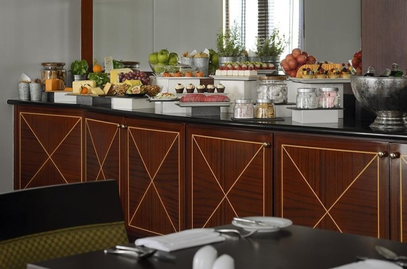 Dubai utazás Mövenpick Hotel Apartments Bur Dubai