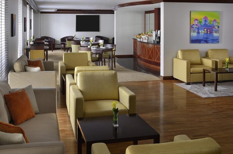 Dubai utazás Mövenpick Hotel Apartments Bur Dubai