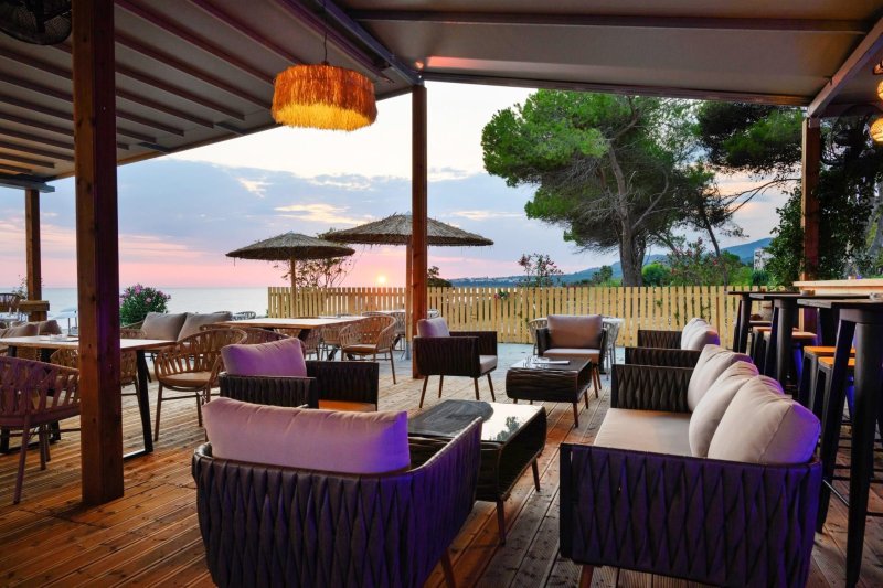 Lefkada-sziget utazás Ninos Grand Beach Hotel & Resort