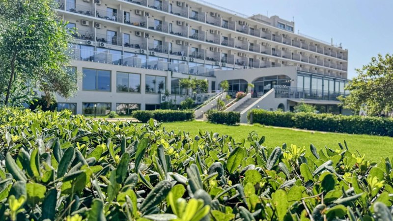 Lefkada-sziget utazás Ninos Grand Beach Hotel & Resort