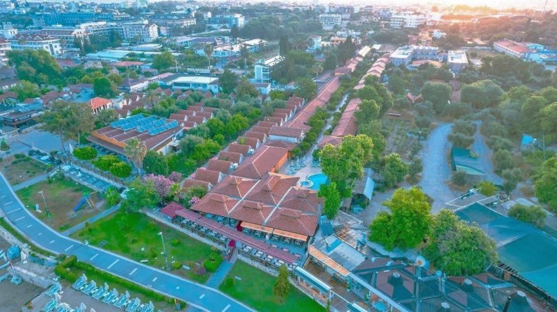 Ozlem Garden Side