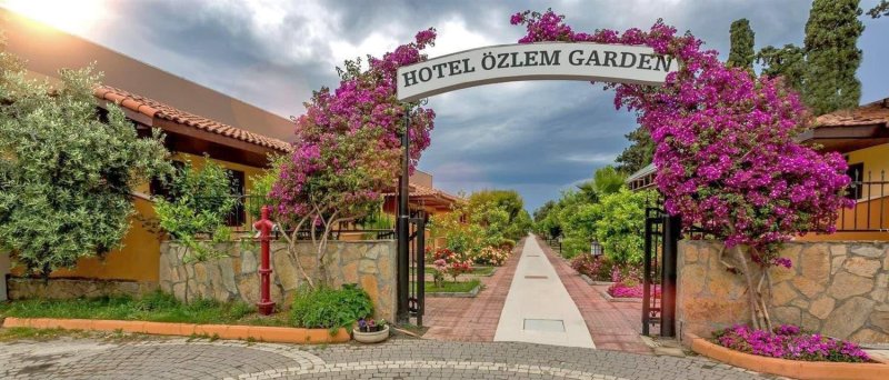 Ozlem Garden Side