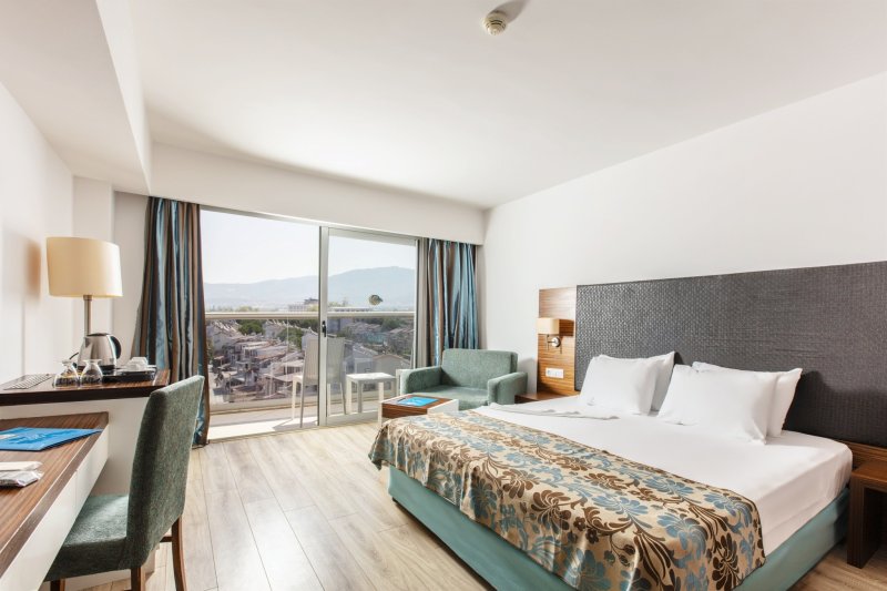 Kusadasi utazás Palm Wings Beach Resort & Spa