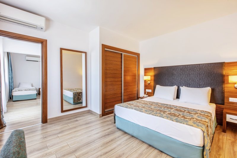 Kusadasi utazás Palm Wings Beach Resort & Spa