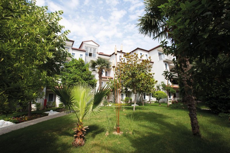 Kusadasi utazás Paloma Marina Suites