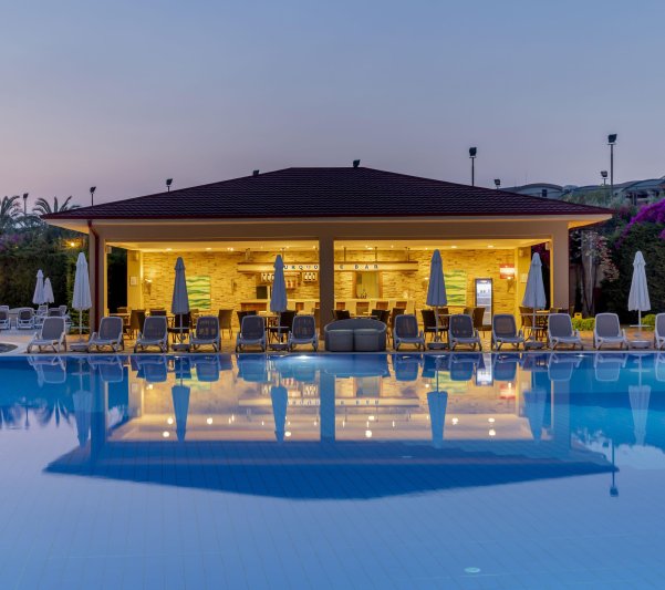 Paloma Oceana Resort Side