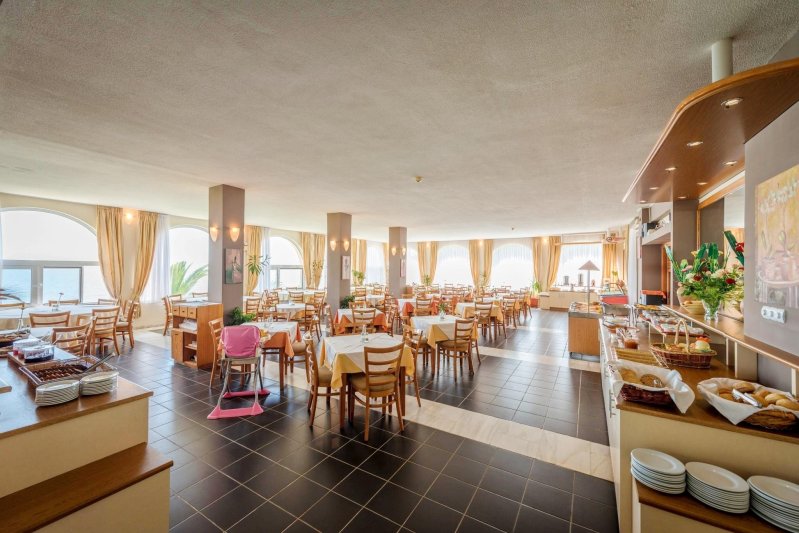 Peloponnészoszi-félsziget utazás Pavlina Beach