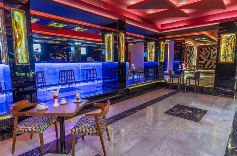 Hurghada utazás Pickalbatros White Beach Resort