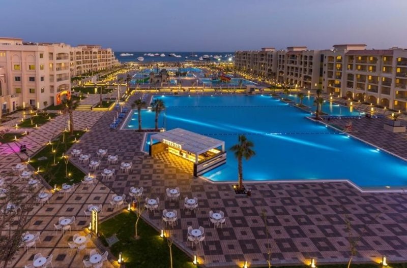 Hurghada utazás Pickalbatros White Beach Resort