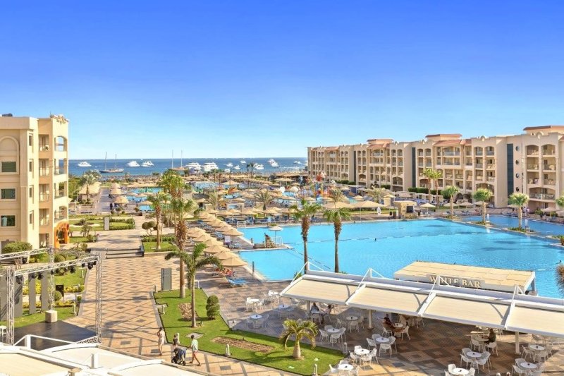 Hurghada utazás Pickalbatros White Beach Resort