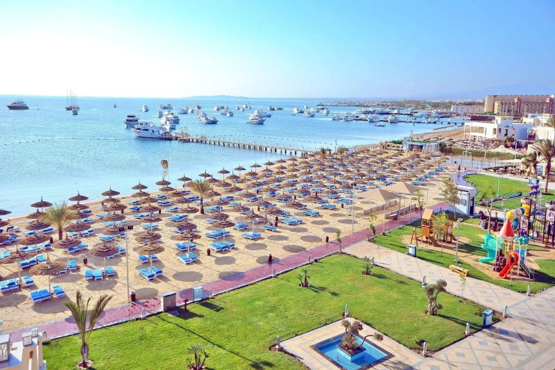 Hurghada utazás Pickalbatros White Beach Resort