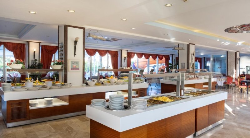 Kemer utazás Pine House