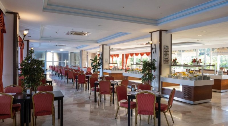 Kemer utazás Pine House