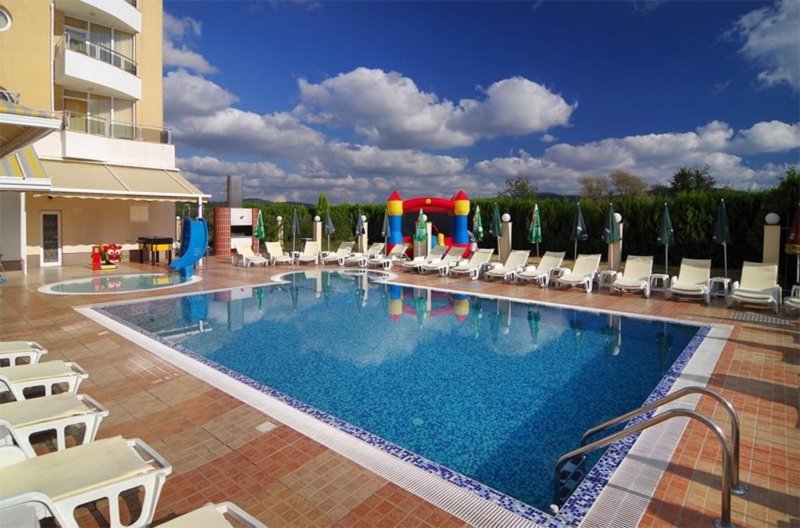Plamena Palace Napospart