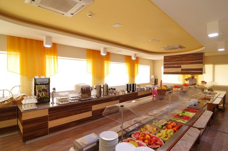 Napospart utazás Plamena Palace