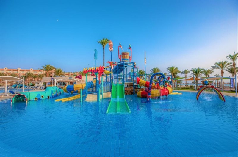 Hurghada utazás Pyramisa Beach Resort Sahl Hasheesh