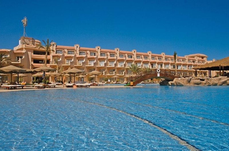 Hurghada utazás Pyramisa Beach Resort Sahl Hasheesh