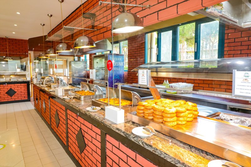 Kemer utazás Queens Park Le Jardin