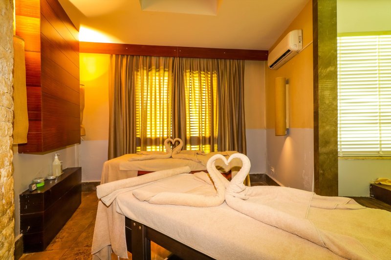 Kemer utazás Queens Park Le Jardin