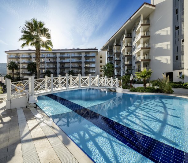 Kusadasi utazás Ramada Hotel & Suites Kusadasi