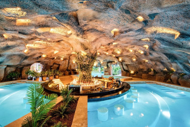 Belek utazás Regnum The Crown