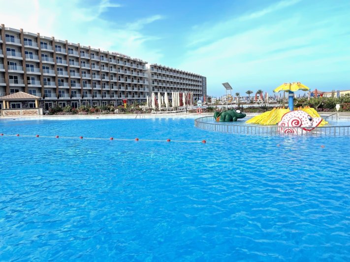 Hurghada utazás Rewaya Luxury Resort