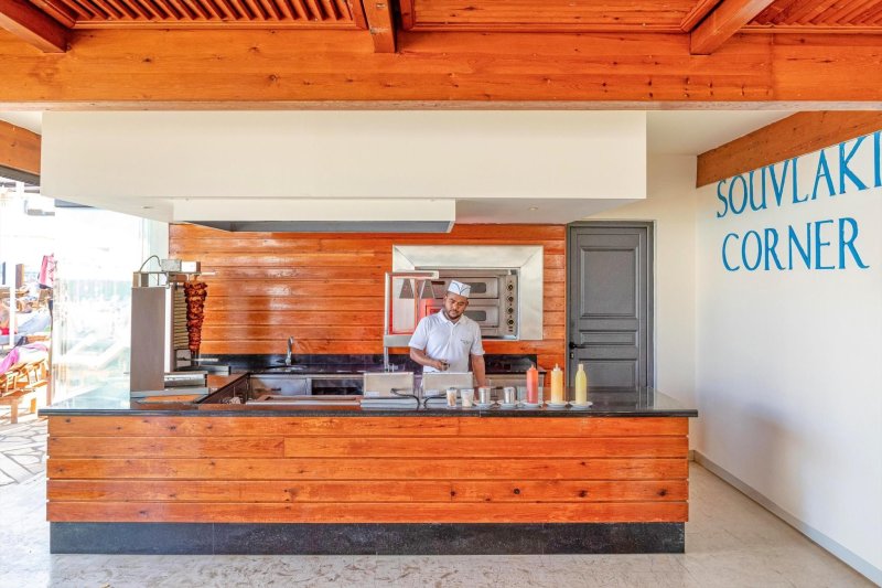 Korfu utazás Roda Beach Resort & Spa