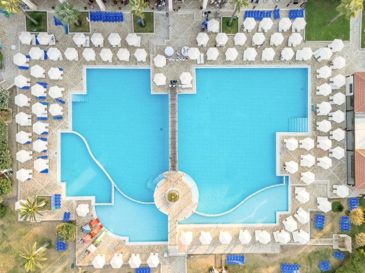 Korfu utazás Roda Beach Resort & Spa