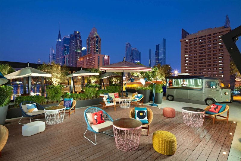 Dubai utazás Rove City Walk