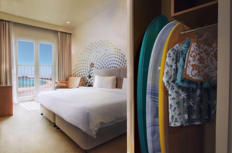 Dubai utazás Rove La Mer Beach