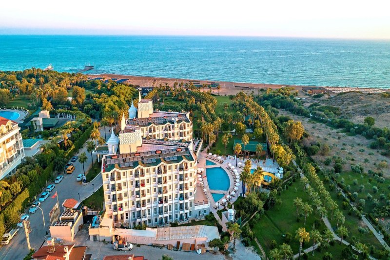 Royal Atlantis Beach Side