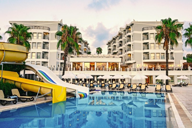 Royal Atlantis Beach Side
