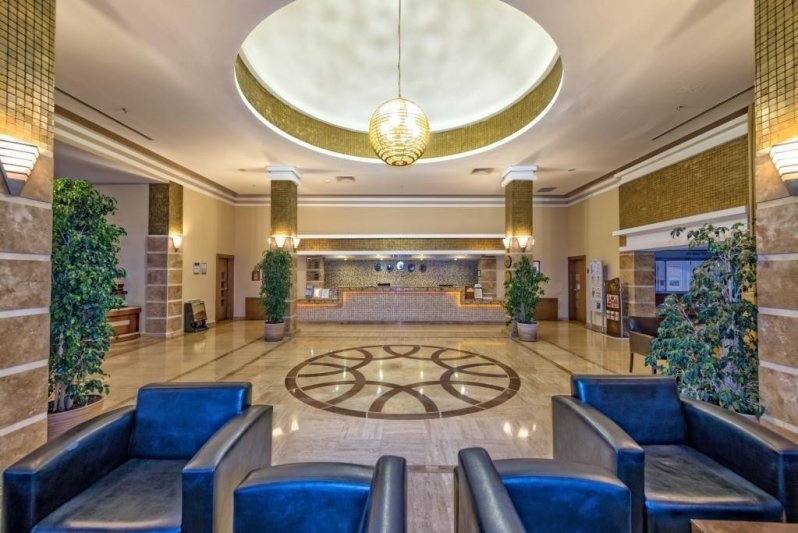 Royal Atlantis Spa & Resort Side
