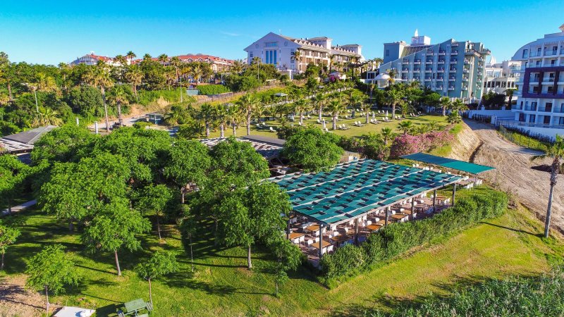 Royal Atlantis Spa & Resort Side