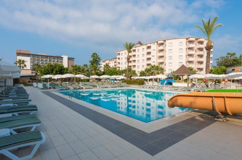 Alanya utazás Royal Garden Beach