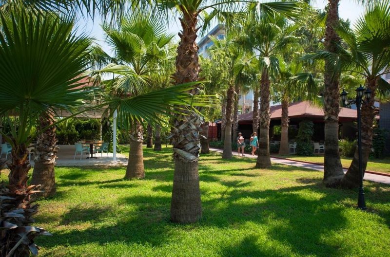 Alanya utazás Royal Garden Beach