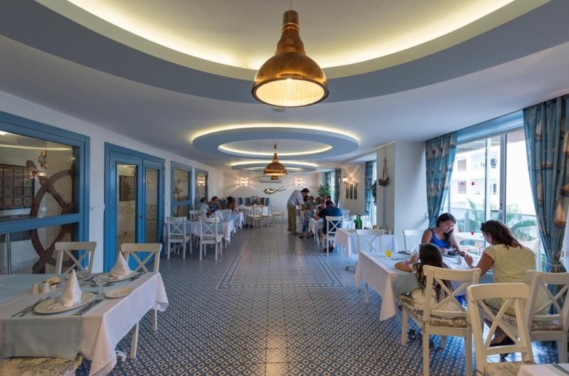 Alanya utazás Royal Garden Beach