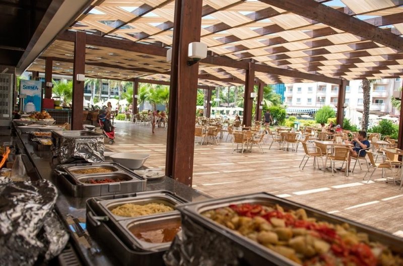 Alanya utazás Royal Garden Beach