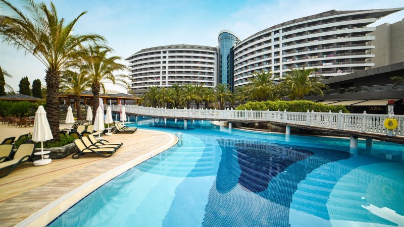 Antalya utazás Royal Wings