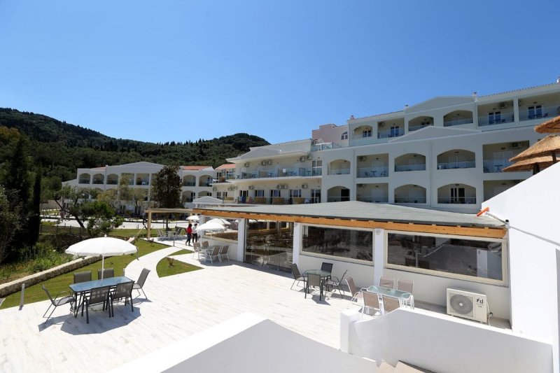 Korfu utazás Saint George Palace