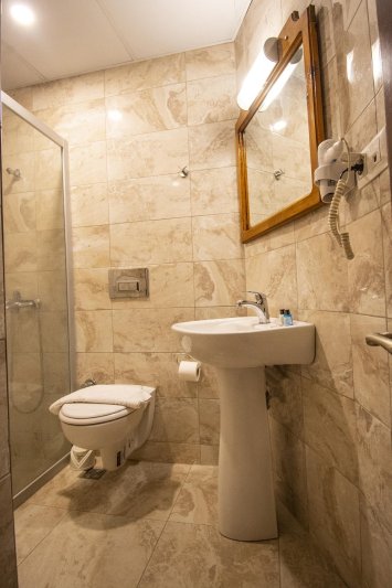Standard szoba fürdőszoba